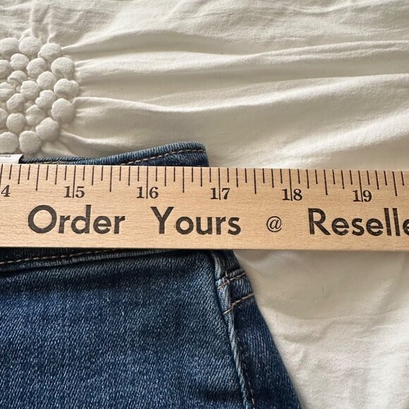 Sonoma Womens Bermuda Denim Shorts Size 16 Jorts Cotton Blend Vacation Beach - Picture 9 of 11